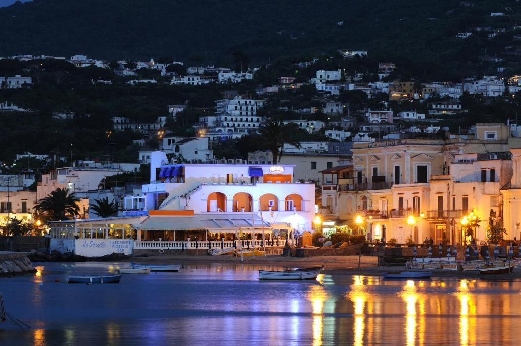 Hotel La Sirenella 3*